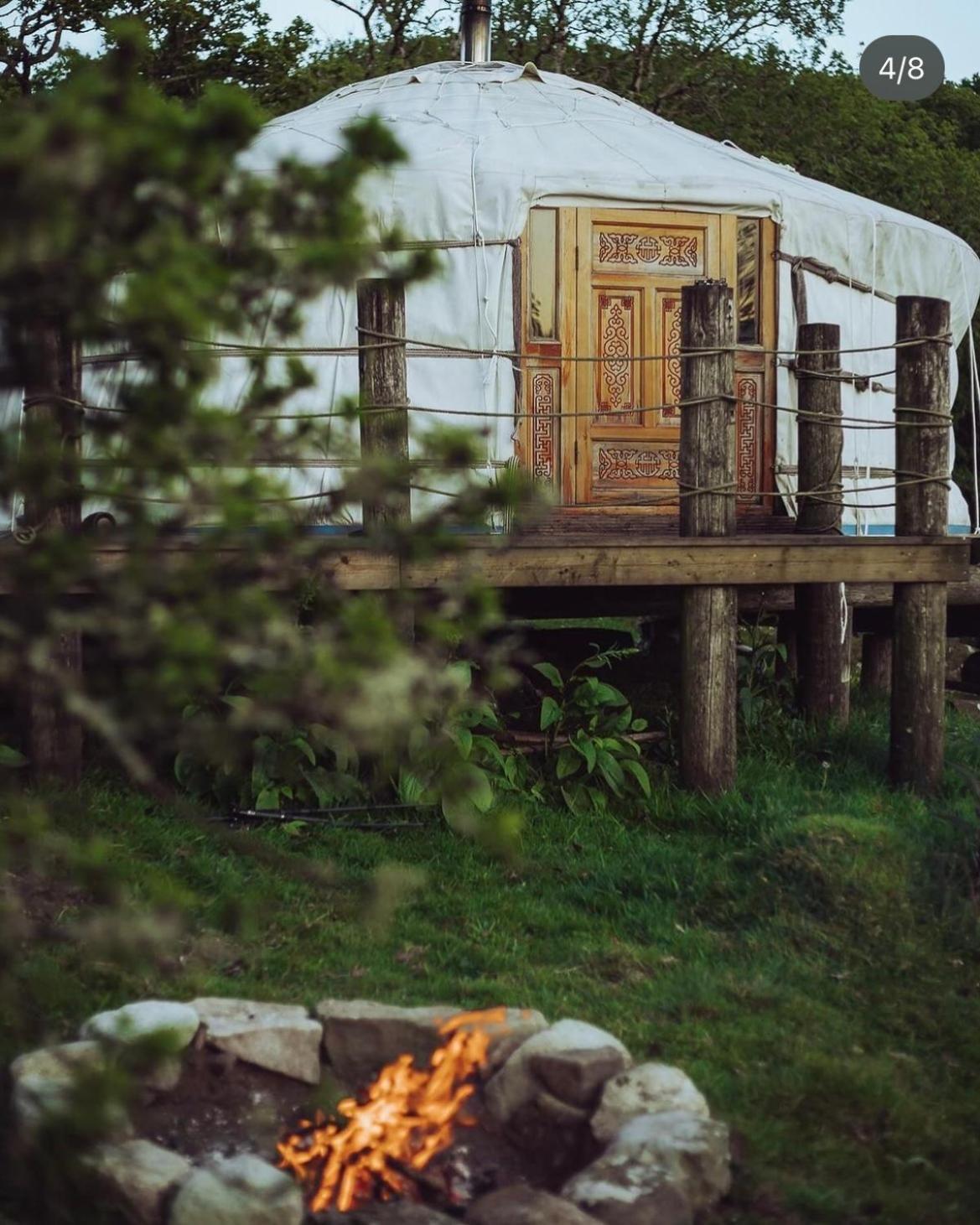 Luxury tent Pandy Farm Yurt - Panoramic Mountain Views Within Snowdonia's National Park - 4x4 Recommended *