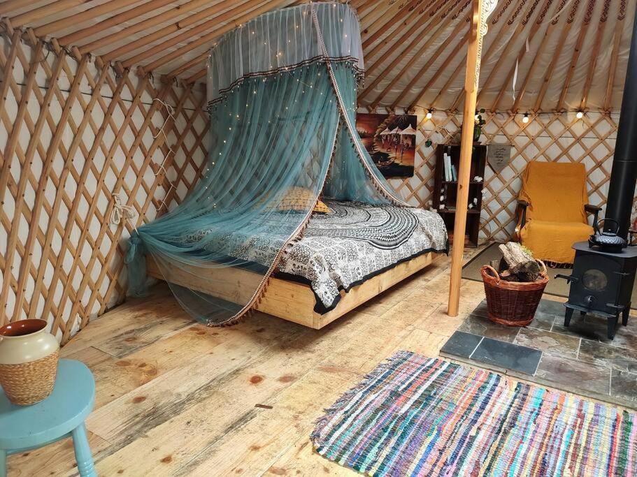 Pandy Farm Yurt - Panoramic Mountain Views Within Snowdonia's National Park - 4x4 Recommended Luxury tent *