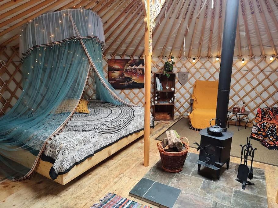 Pandy Farm Yurt - Panoramic Mountain Views Within Snowdonia's National Park - 4x4 Recommended Luxury tent Dolgellau